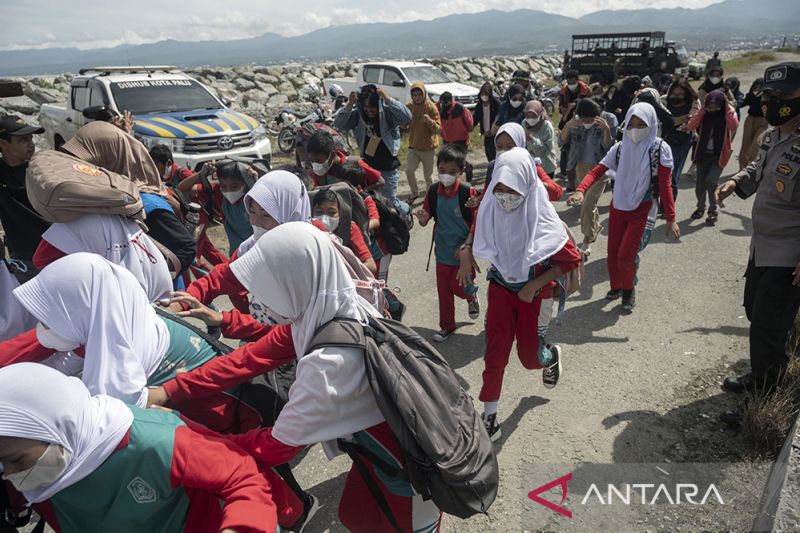 Simulasi Penanganan Bencana Gempa dan Tsunami di Palu