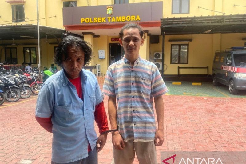 Polisi ringkus dua oknum juru parkir yang peras sopir truk di Tambora