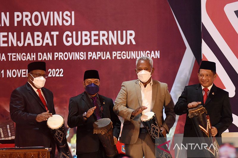 Mendagri resmikan tiga provinsi baru di Papua
