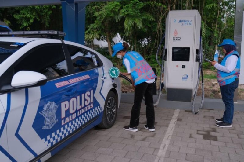 PLN layani pengisian baterai kendaraan listrik G20 selama 24 jam