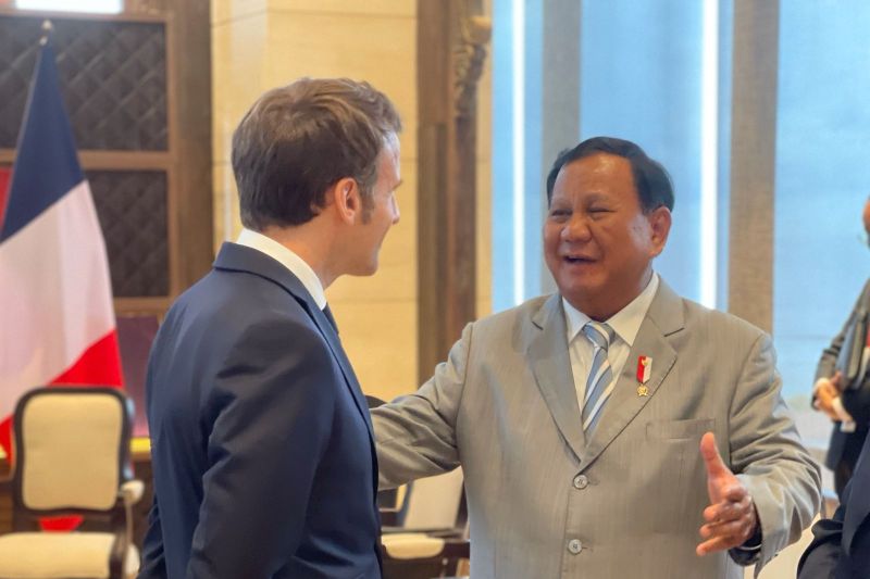 Keakraban Prabowo dengan Emmanuel Macron di sela KTT G20