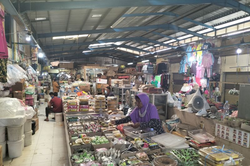 Pemkot pastikan produk pangan di Pasar Meruya Ilir aman dikonsumsi