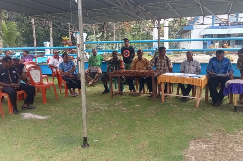 Babinsa Numfor laksanakan pengawasan pemilihan Bamuskam Sandau