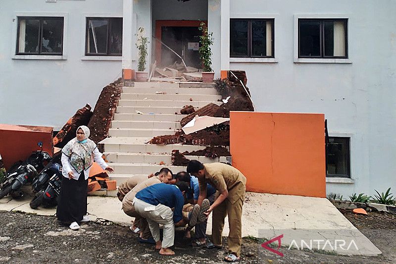 Operator telekomunikasi normalisasi jaringan setelah gempa Cianjur