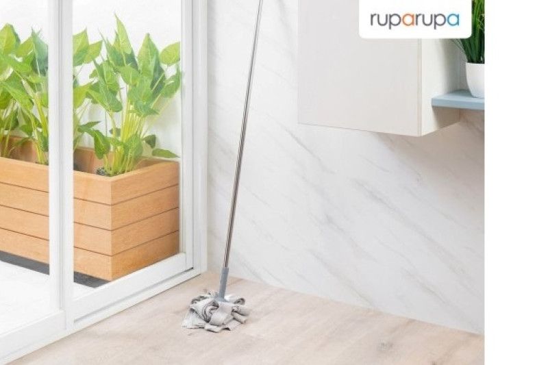 4 Langkah Mudah Membersihkan Kain Pel