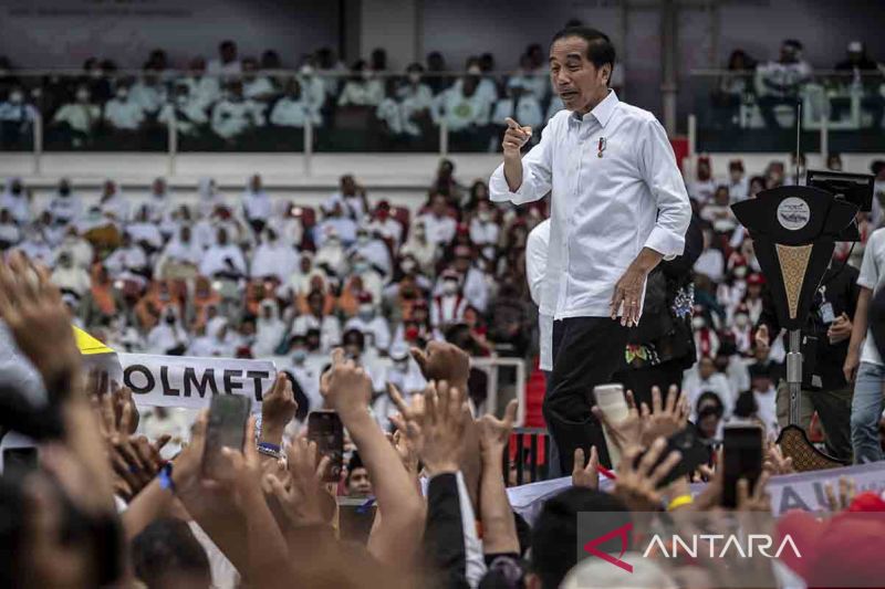 Presiden sampaikan pentingnya fondasi infrastruktur di hadapan relawan