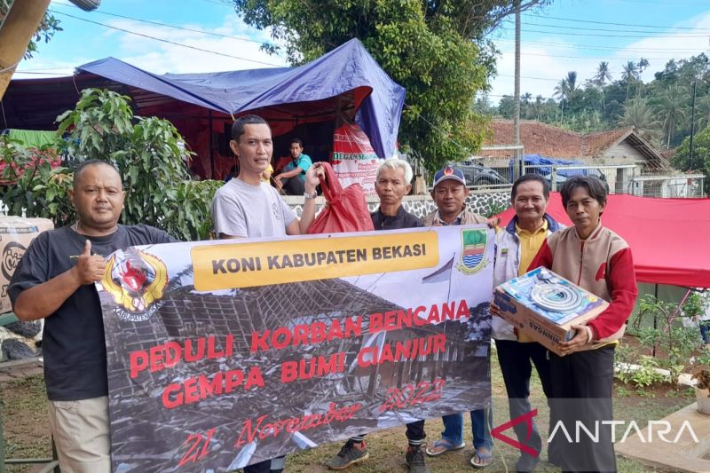 KONI Kabupaten Bekasi salurkan bantuan korban gempa Cianjur