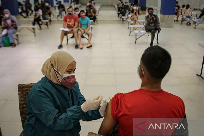 67,43 juta warga Indonesia sudah vaksinasi COVID-19 penguat