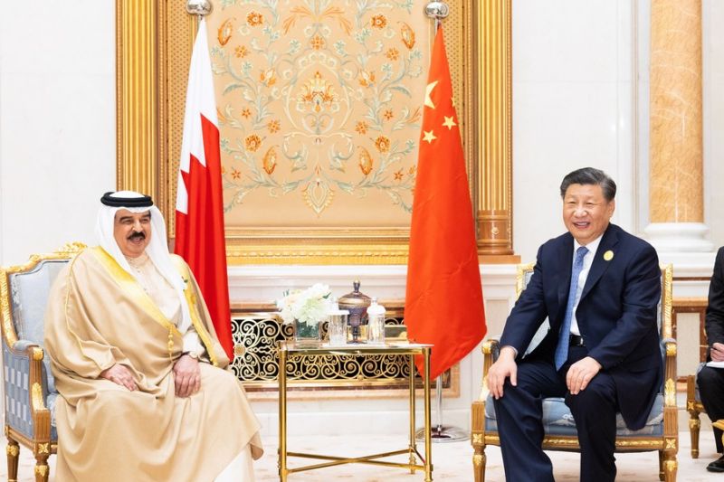 Xi Jinping bertemu dengan Raja Hamad bin Isa Al Khalifa dari Bahrain
