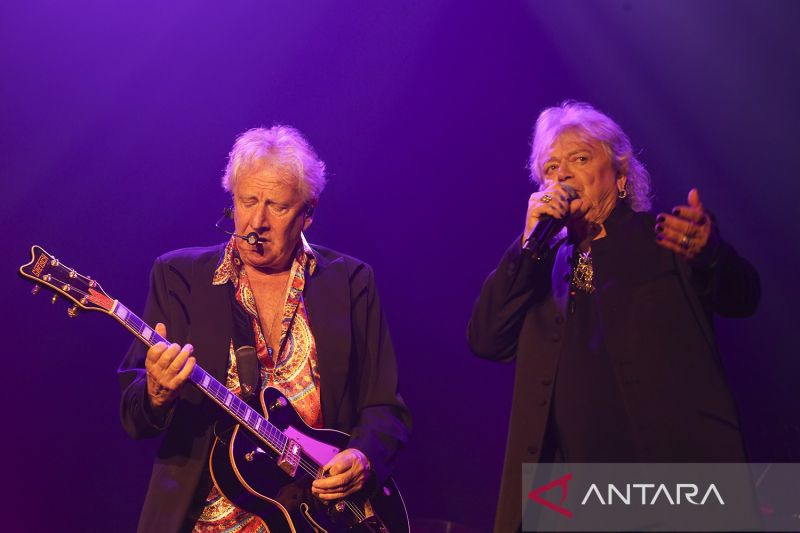 Lirik lagu lawas Air Supply "All Out of Love"