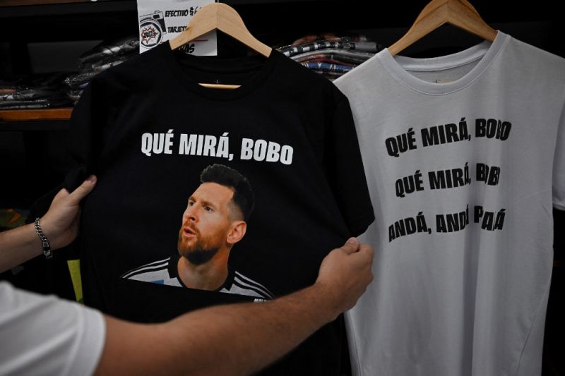 Mengejek Messi di Argentina adalah uang