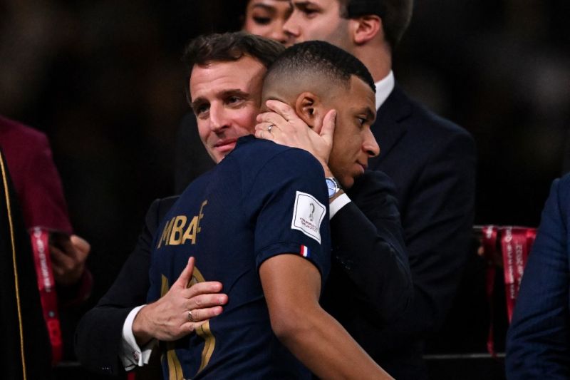 Setelah dibujuk oleh Macron, para pemain Prancis akhirnya bertemu dengan para penggemar
