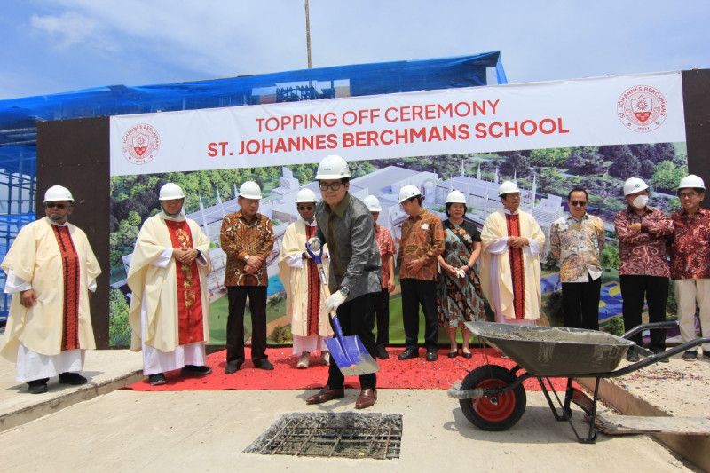Pembangunan Gedung St. Johannes Berchmans School Masuki Tahap ‘Topping Off’