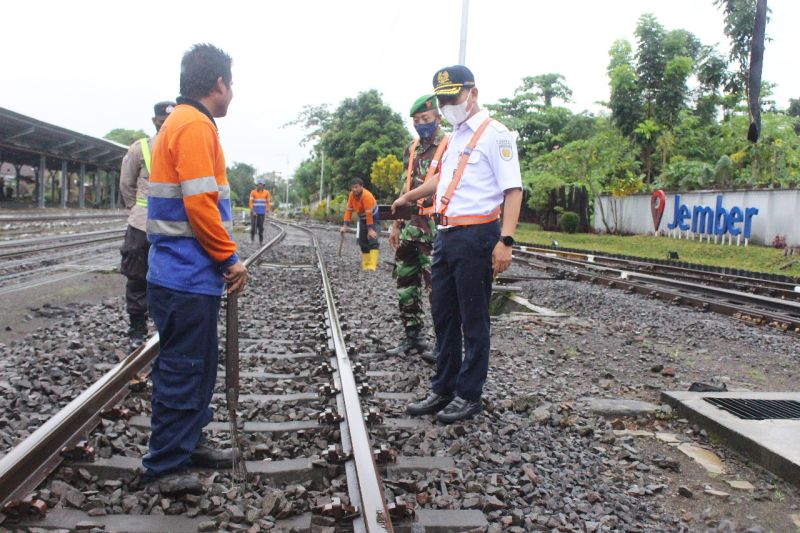 Daop 9 Jember pastikan operasional KA aman untuk libur Natal