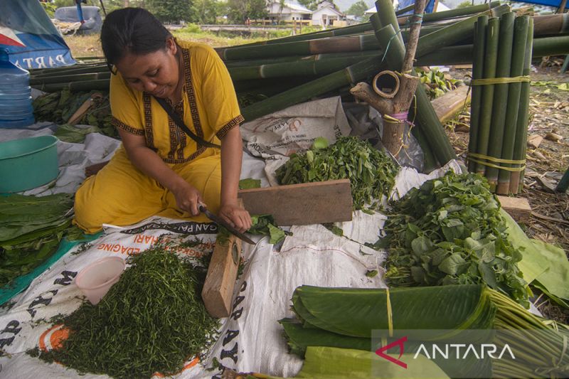 Nasi Bambu Untuk Perayaan Tahun Baru