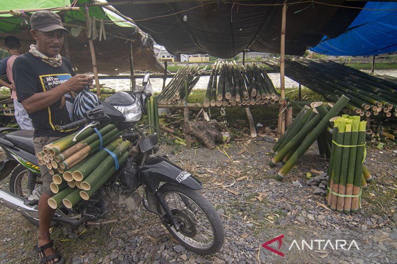 Nasi Bambu Untuk Perayaan Tahun Baru