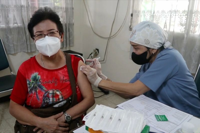 Ribuan lansia ikuti vaksinasi penguat jelang Natal & tahun baru