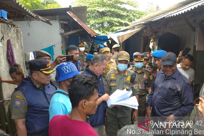 Satpol PP Jaktim layangkan surat penertiban penghuni Kali Ciliwung