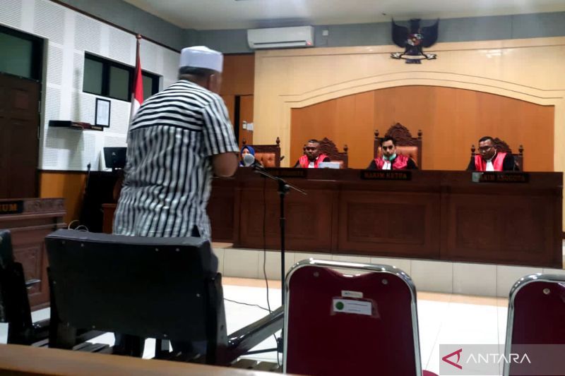 Hakim tolak eksepsi terdakwa korupsi dana bansos korban kebakaran Bima