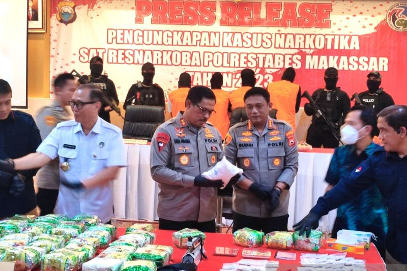 Polisi telusuri jaringan internasional pemasok narkoba di Sulsel