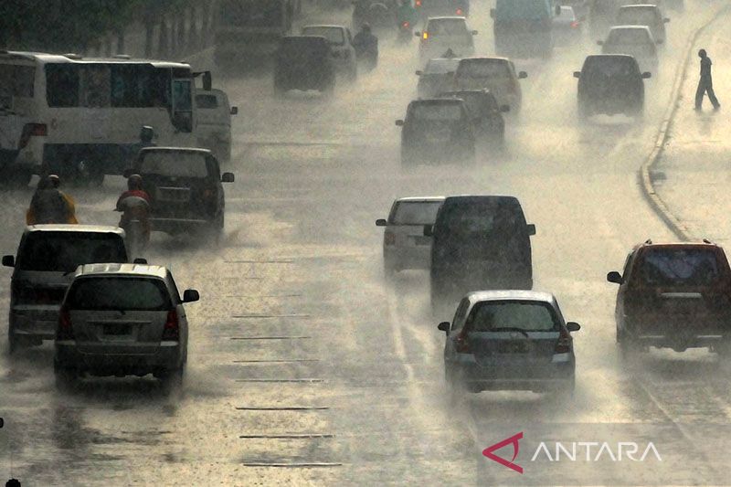 BMKG prakirakan kota-kota di Indonesia berawan hingga hujan ringan