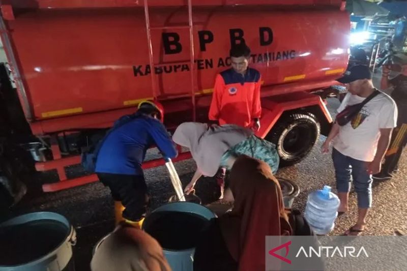 BPBD suplai 12 ton air bersih ke wilayah terdampak banjir Aceh Tamiang