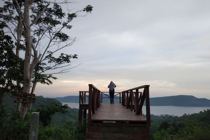 Sentuhan Mahasiswa Kkn Unram Pokdarwis Di Obyek Wisata Buwun Mas View