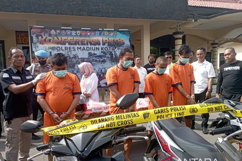 Polres Madiun Kota menangkap komplotan pencurian belasan sepeda motor