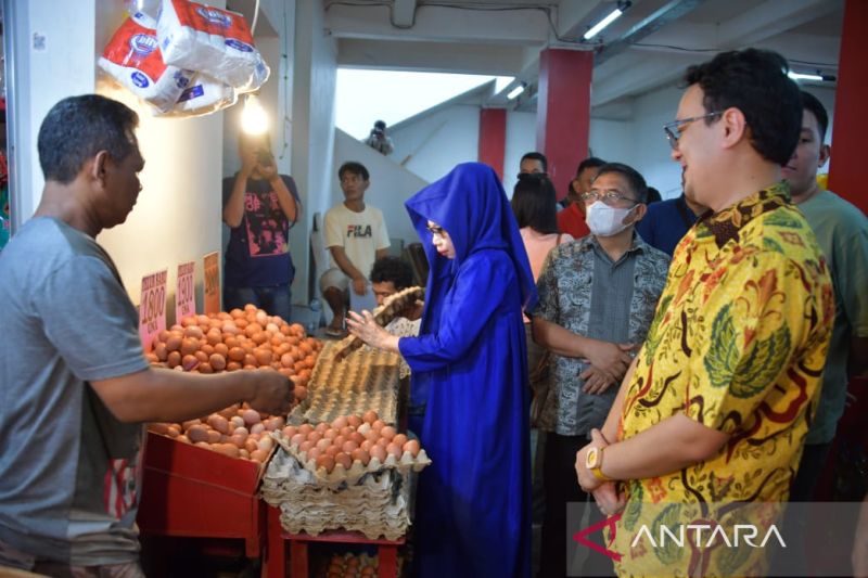 Wamendag tinjau pasar rakyat di Sulut