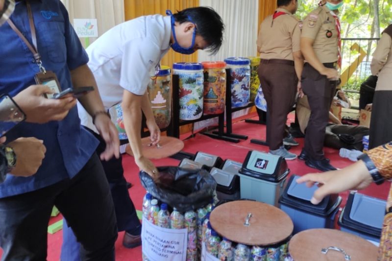 Lampung mensosialisasikan sistem daur ulang dan isi ulang produk untuk mengurangi sampah