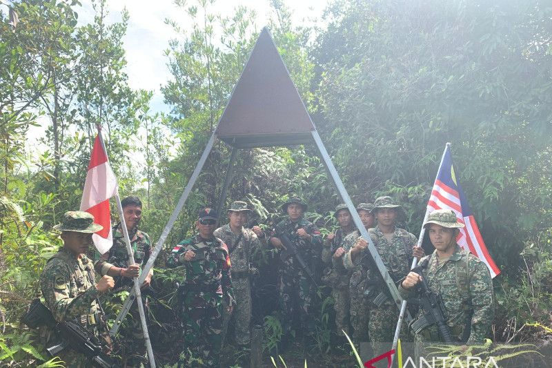 TNI dan TDM patroli bersama patok batas Negara Indonesia-Malaysia