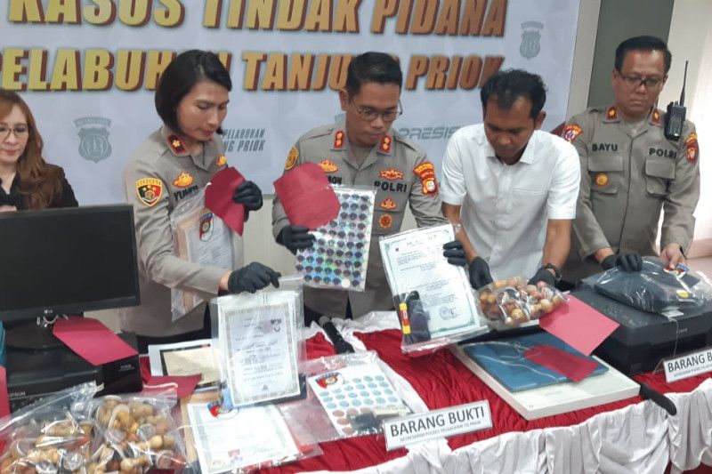 Kriminalitas kemarin, pemerasan Bripka M hingga pemalsuan dokumen