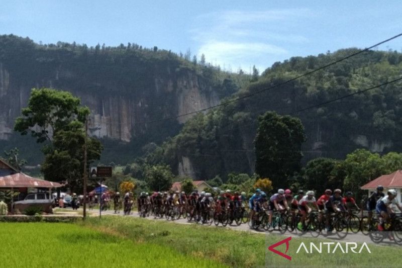 Pembalap dari lima negara ikuti Jelajah Cycling Series Minang 2023