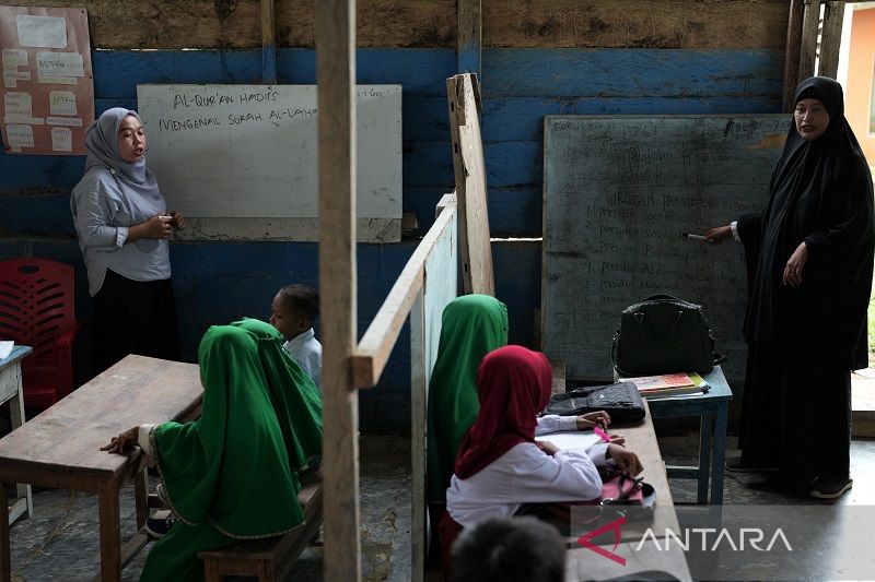 KONDISI SEKOLAH MADRASAH IBTIDAIYAH DI DESA BAJOE