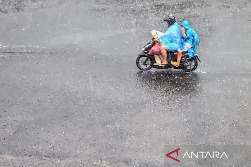 Hujan diperkirakan terjadi di sejumlah kota besar di Indonesia