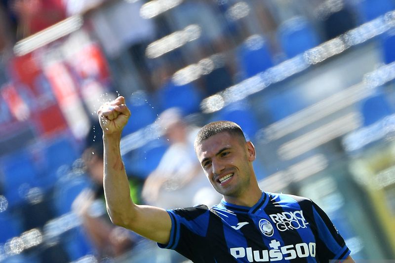 Merih Demiral lelang jersey Ronaldo untuk bantu korban gempa Turki