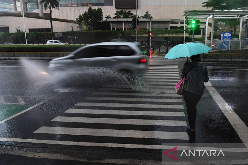 BMKG memprakirakan Jakarta diguyur hujan sejak Rabu pagi