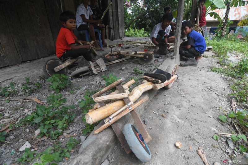 PERMAINAN ANAK MASYARAKAT ADAT SALENA