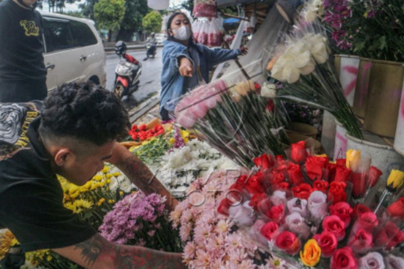 Penjualan bunga mawar meningkat saat valentine