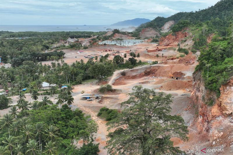 PERTAMBANGAN BATU GUNUNG KEBUTUHAN SMELTER NIKEL