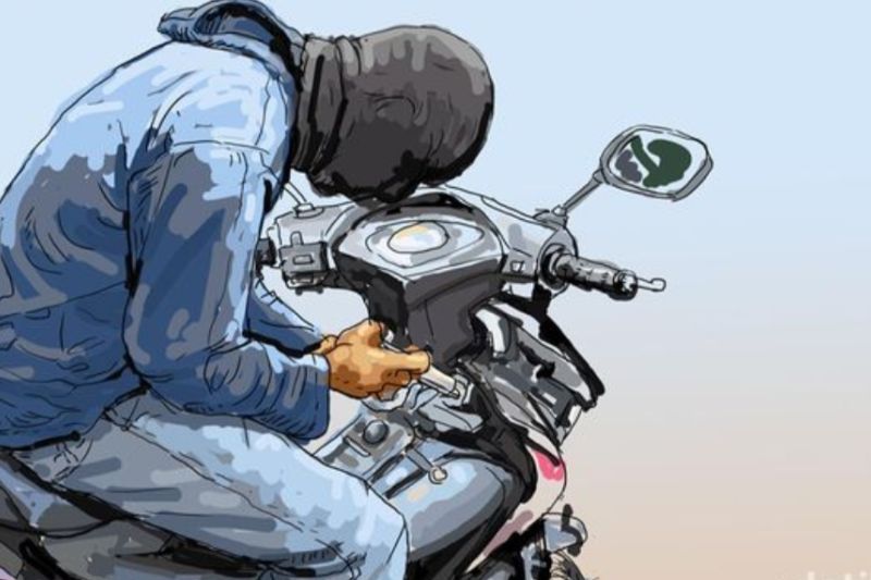polisi-buru-pencuri-motor-bersenjata-api-di-cengkareng