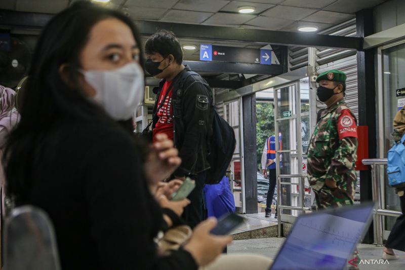 TransJakarta perkenankan penumpang buka puasa dalam perjalanan