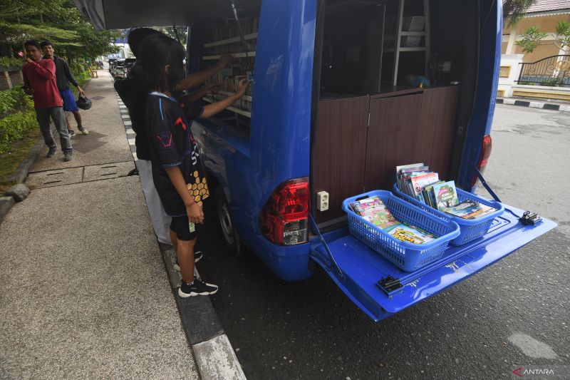 UPAYA MENINGKATKAN MINAT BACA BUKU