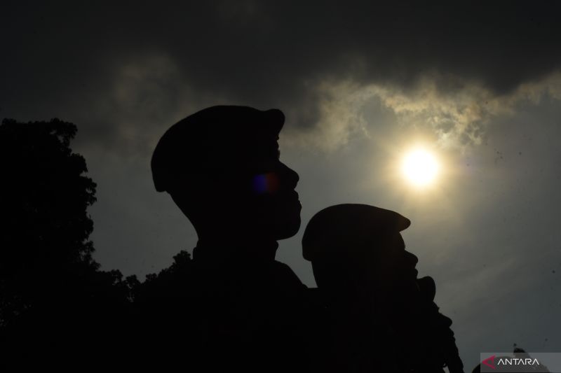 TNI sebut satu dari dua prajurit yang tersambar petir meninggal dunia