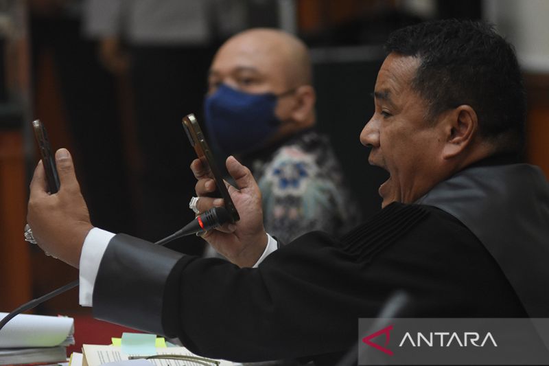 Teddy Minahasa hadirkan saksi meringankan