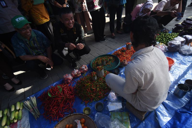 WALI KOTA PALU PANTAU STOK DAN HARGA PANGAN JELANG RAMADHAN