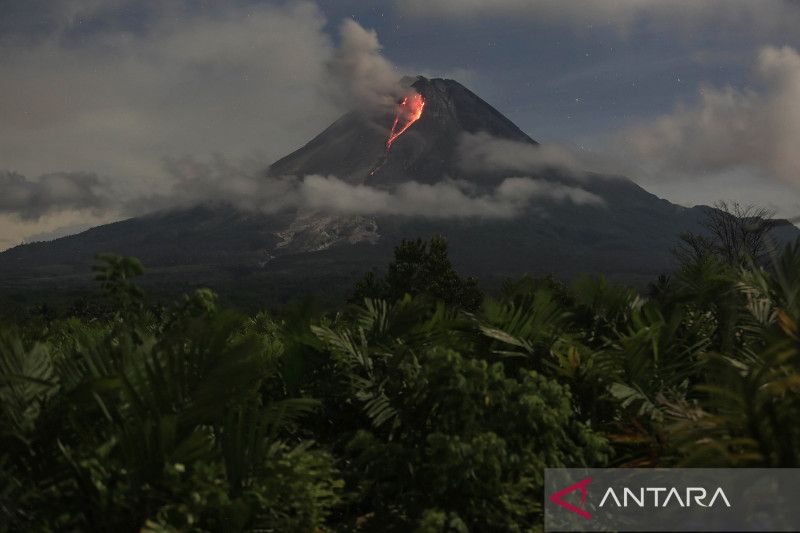 Gunung Merapi luncurkan guguran lava pijar 17 kali pada Sabtu pagi