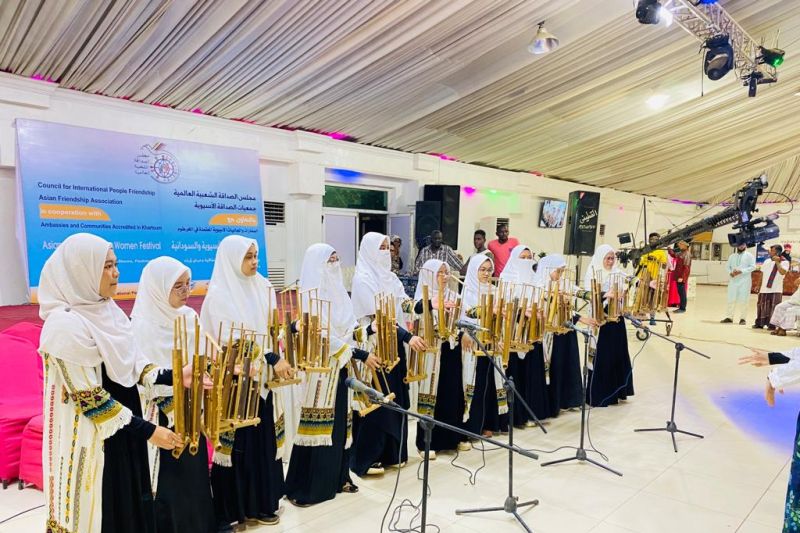 Angklung Indonesia meriahkan Festival Asian Women's Day di Sudan