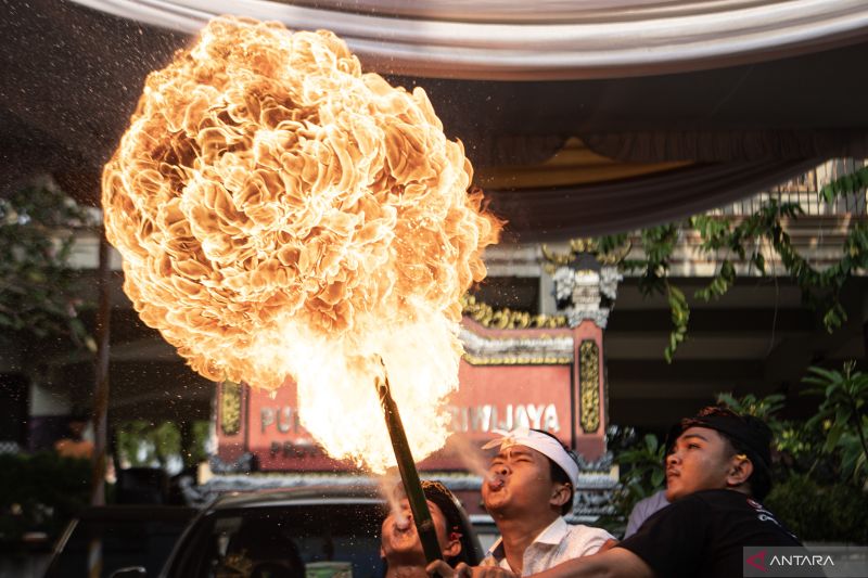 Arak Ogoh-ogoh Jelang Hari Raya Nyepi