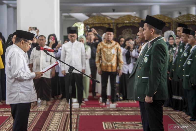 Jusuf Kalla Lantik Pengurus Pimpinan Wilayah DMI Sumatera Selatan